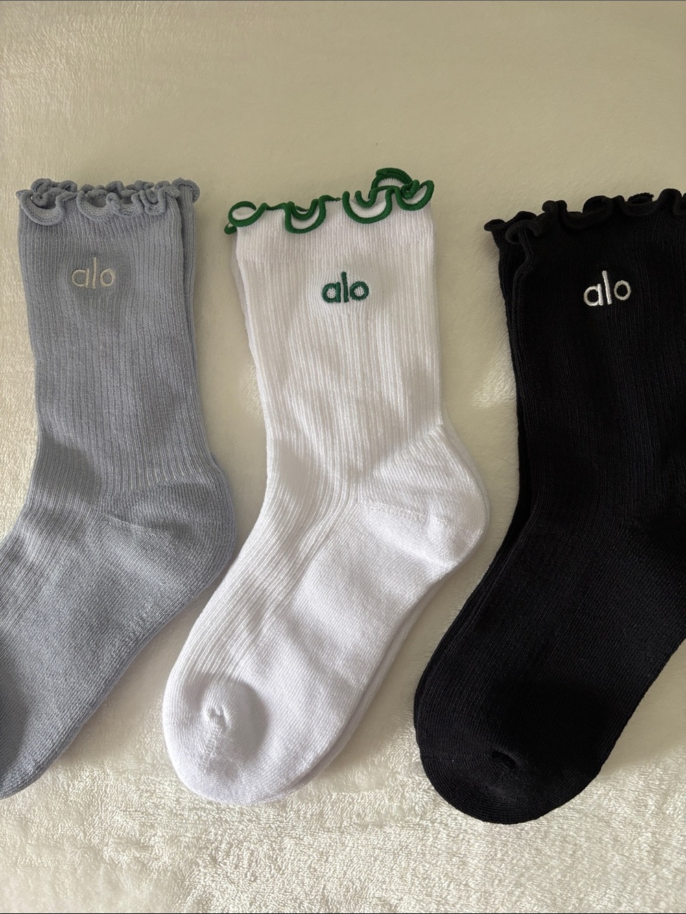 Alo Socks - Picture 2 of 11